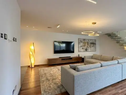 Casa 4 ambientes a estrenar! con piscina en VENTA