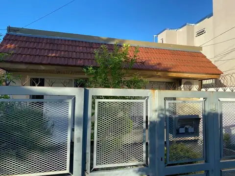 CASA 3 AMBIENTES CON ENTRADA DE COCHE, PATIO Y LAVADERO