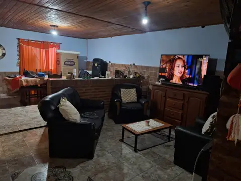 Casa 3 ambientes con 2 baños