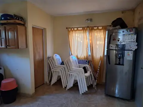 Casa 3 ambientes con 2 baños