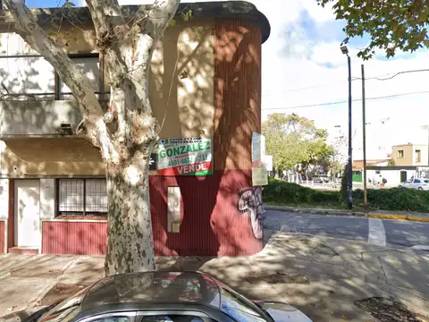 LINDO P.H PRIMER PISO POR ESCALERA ( SOLO 2 UNIDADES) AL FRENTE CON BALCON