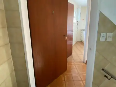 Depto Tipo Casa en Venta en Villa del Parque, USD 69.000