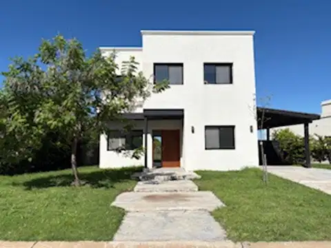 Excelente casa en venta en San Ramiro
