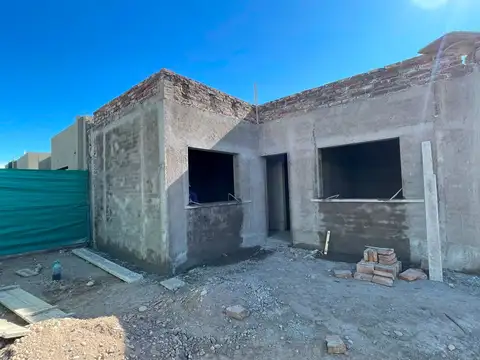 Casa con entrega en feb´27 - b° vista oliva, maipu
