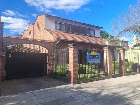 VENTA DE CASA DE 5 AMB EN FLORIDA VICENTE LOPEZ