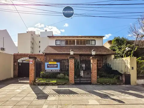 VENTA DE CASA DE 5 AMB EN FLORIDA VICENTE LOPEZ