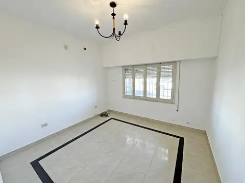 Hipólito Yrigoyen al 2700