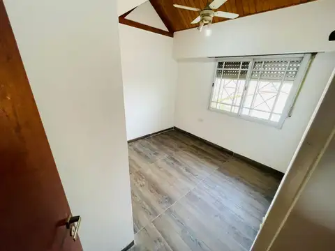 OPORTUNIDAD VENTA CASA 4 AMBIENTES EN CASTELAR NORTE