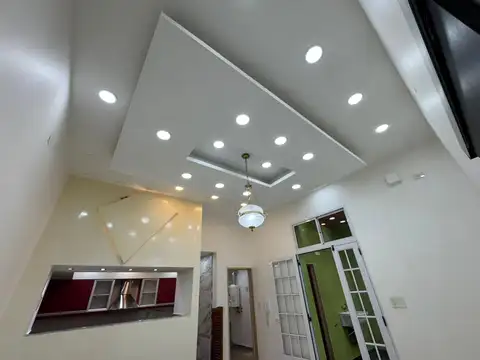 Depto Tipo Casa en Venta de 5 ambientes