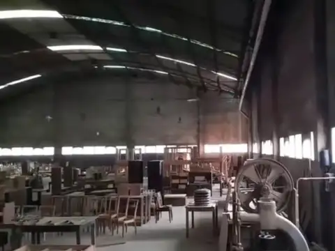 Venta de galpón  900mts2