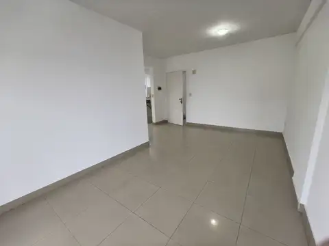 Departamento en Alquiler en Berazategui, $ 800.000