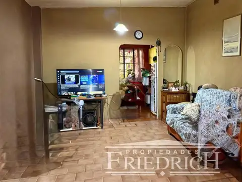 Casa 3 ambientes con 1 baño