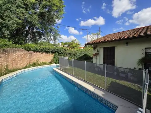 CHALET LOTE 281 M2 - 4 DORM - 2 BAÑOS - PILETA - ZONA PLATE