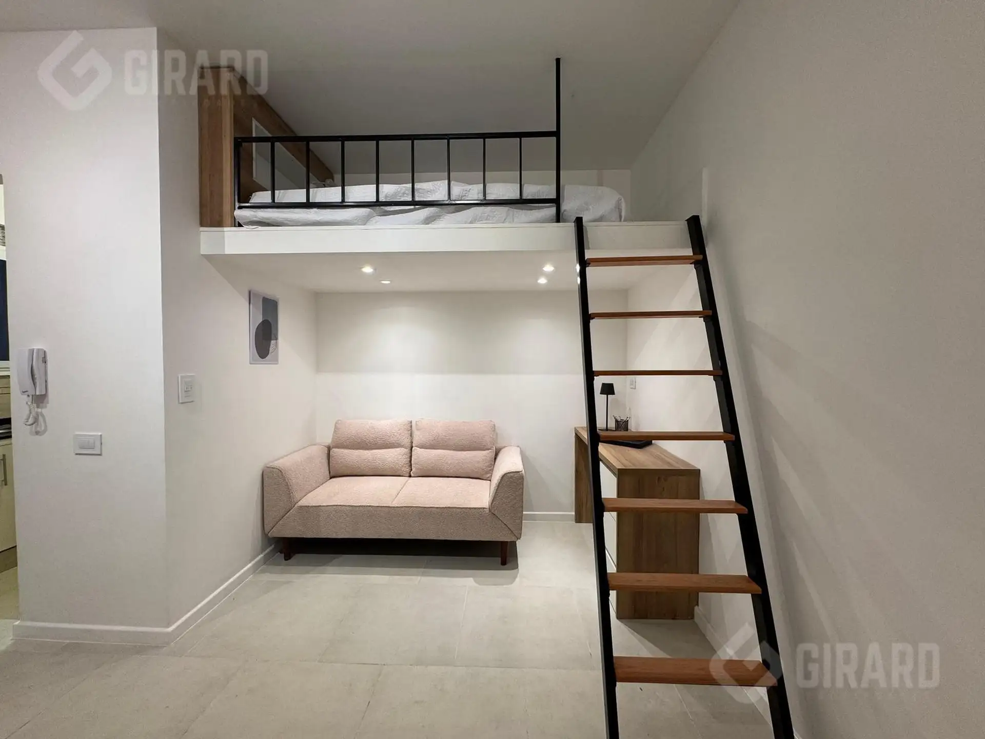 Depto 1 amb, 22m² en Terminal Vieja con cocina separada y aire frío/calor