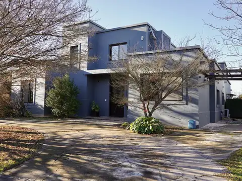 Casa en Venta 5 Ambientes en Estancias Del Pilar