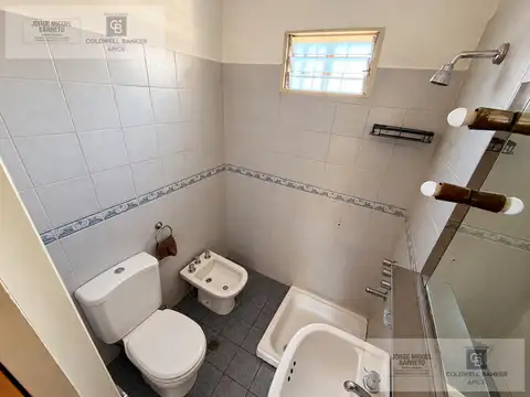 Casa 3 ambientes con 2 baños