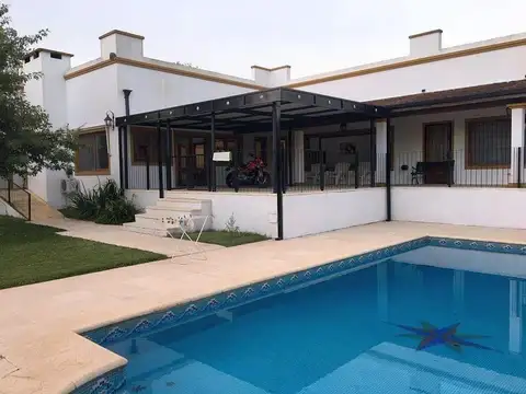 Casa 6 ambientes con 3 baños