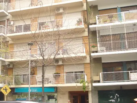 AV. J.M.MORENO 200, Piso 4