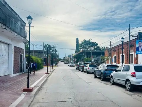 IMPORTANTE LOCAL COMERCIAL + DEPTO 5 AMB EN EN CENTRO DE CAPILLA DEL SEÑOR