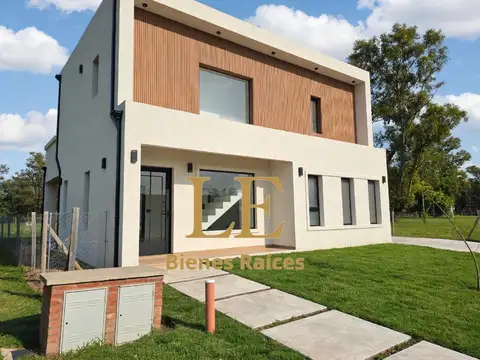 Pilar Del Este, Santa Sofía 100