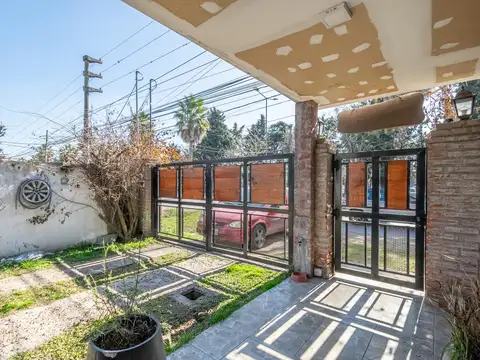 Casa Venta 6 dúplex multifamiliar renta o empresa de oficinas, oportunidad Permuta en la costa