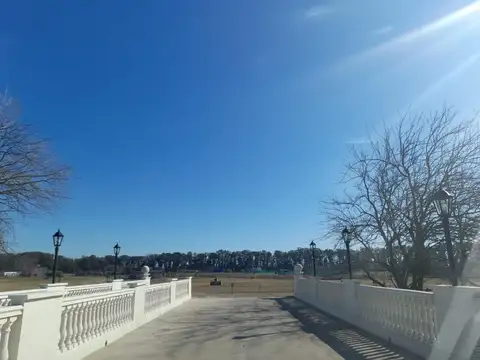 Av Beschtedt 2500, Lujan