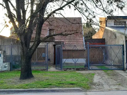 CASA 4 AMBIENTES EN VENTA LONGCHAMPS