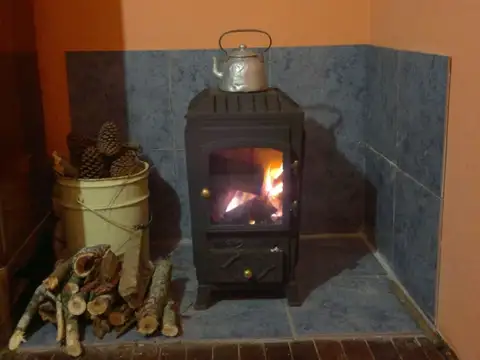 Casa 2 ambientes con 1 baño