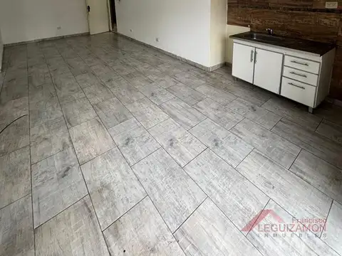 Departamento en Alquiler en Lomas del Mirador, $ 650.000