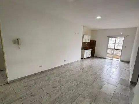 Departamento en Alquiler en Lomas del Mirador, $ 650.000