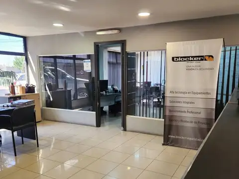 Oficina Monoambiente con 4 baños