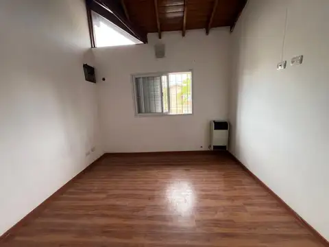 VENTA DE DUPLEX 3 AMB C/PATIO Y COCHERA EN CAMPANA