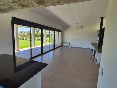 Casa en Alquiler en El Canton - Norte, USD 1.300