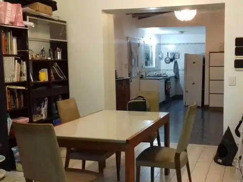 Casa 4 ambientes con 2 baños