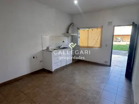 Depto Tipo Casa 2 ambientes con 1 baño
