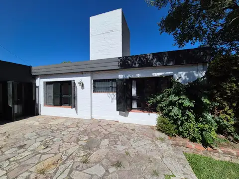 Casa en alquiler en Tres Arroyos, Barrrio residencial