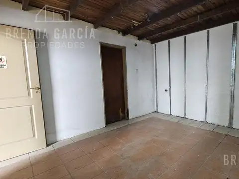 GIRARD ESQUINA FERRARI