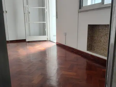 Sarmiento 2000, Piso 6