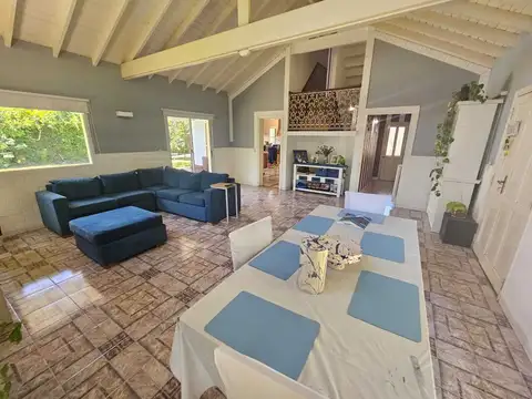 Casa 5 ambientes con 3 baños
