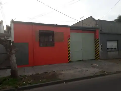 OPORTUNIDAD LOTE CON LOCAL FRENTE Y DEPARTAMENTOS