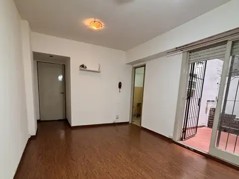 Inmejorable Ubicacion Depto en Moron 2 amb + Patio Apto Profesional