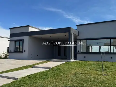 Venta Casa en San Lucas 3 Dormitorios Canning 100