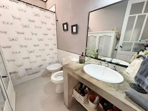 San Isidro zona Beccar, Muy linda Casa estilo colonial en venta con 3/4 dormitorios y jardín