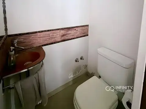 Casa en Venta con 5 cocheras