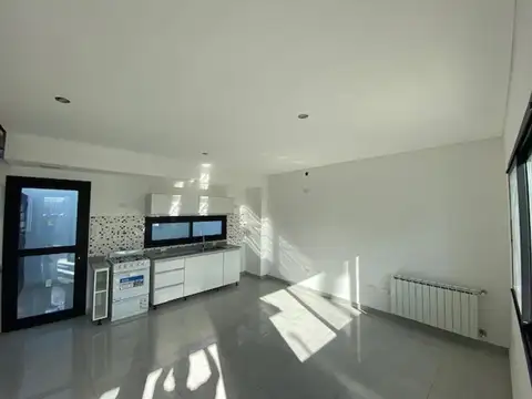 Departamento en Alquiler en Zárate, $ 650.000
