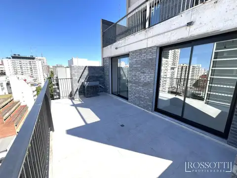 Oficina en venta en Belgrano - Balcón Terraza y excelente vista - Muy Luminosa - Divisible