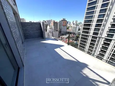 Oficina en venta en Belgrano - Balcón Terraza y excelente vista - Muy Luminosa - Divisible