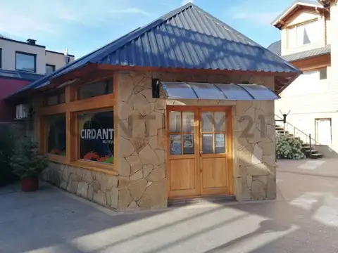 VENTA LOCAL COMERCIAL + COCHERA - SAN MARTIN DE LOS ANDES. CASCO CENTRICO
