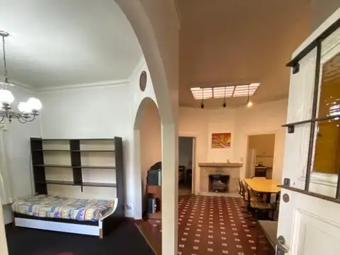 Casa en Alquiler con 1 cochera