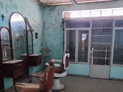 Casa 8 ambientes con 3 baños